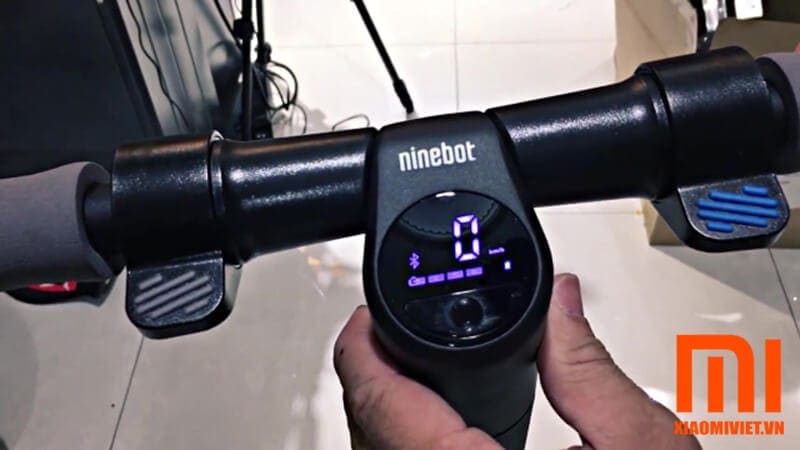 Xe điện SegWay Ninebot KickScooter ES2 Xe điện SegWay Ninebot KickScooter ES2