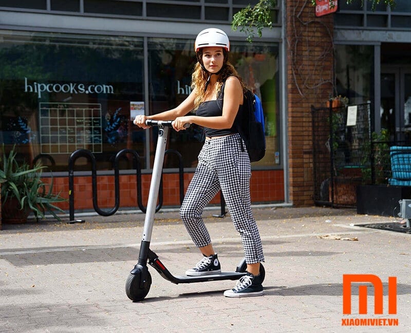 Xe điện SegWay Ninebot KickScooter ES2 Xe điện SegWay Ninebot KickScooter ES2