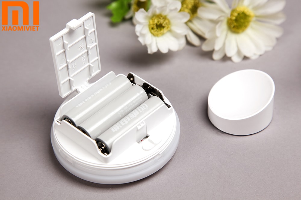 Đèn ngủ cảm biến Hồng Ngoại Xiaomi Mijia Night Light 2 - MJYD02YL Xiaomi Mijia Night Light 2 sử dụng 3 pin AA